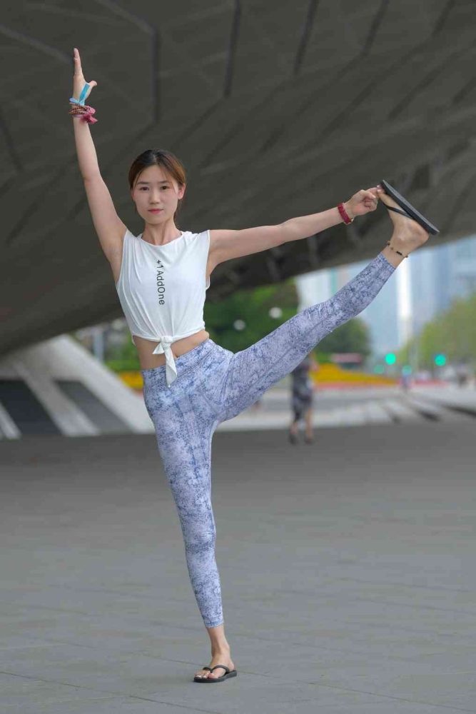 表演瑜伽的女孩【176P】04017-达塔图库