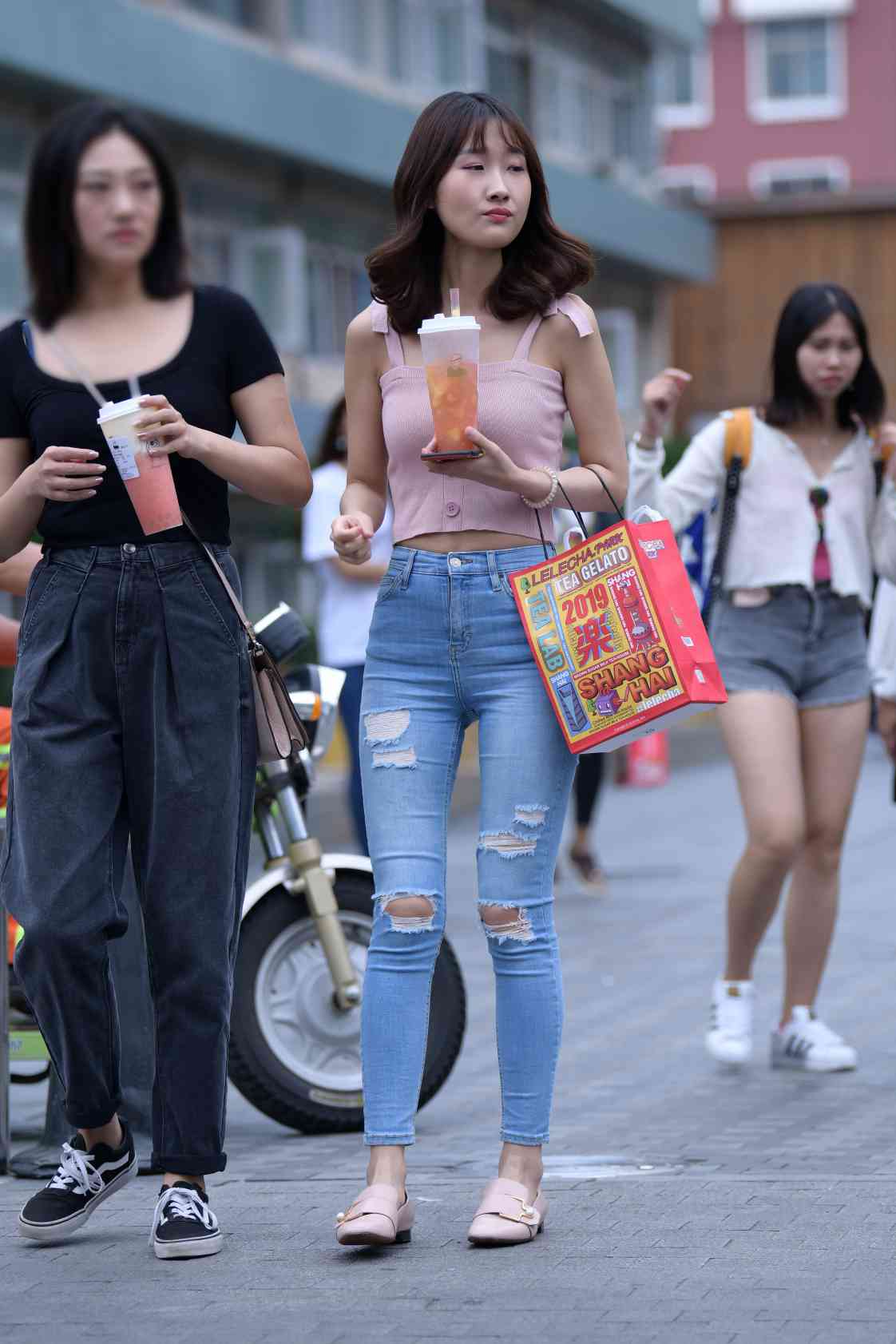 图片[2]-【免费】紧身牛仔裤女生【18P】04014-达塔图库