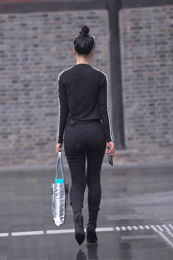 【免费】酷酷的紧身牛仔裤女人【7P】04038-达塔图库