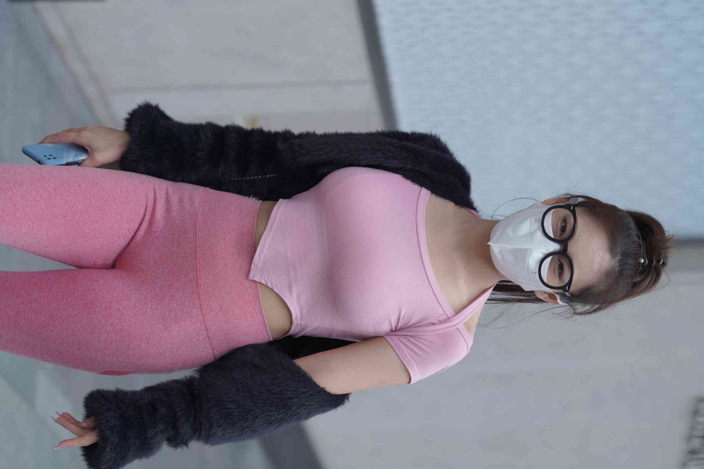 图片[4]-粉红色瑜伽裤的眼镜妹妹【93P】04019-达塔图库