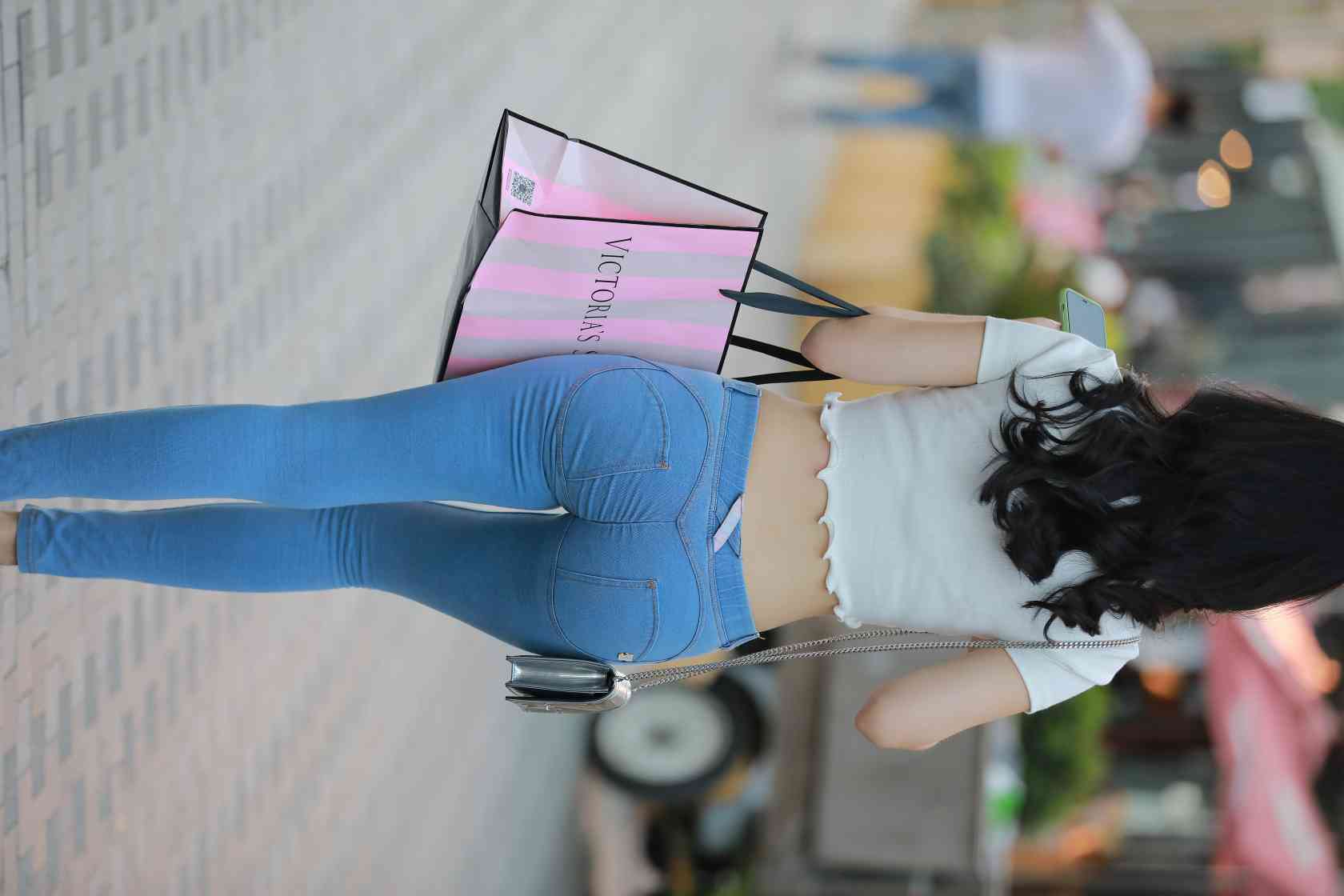 图片[2]-非常漂亮的紧身牛仔裤女孩【115P】04016-达塔图库