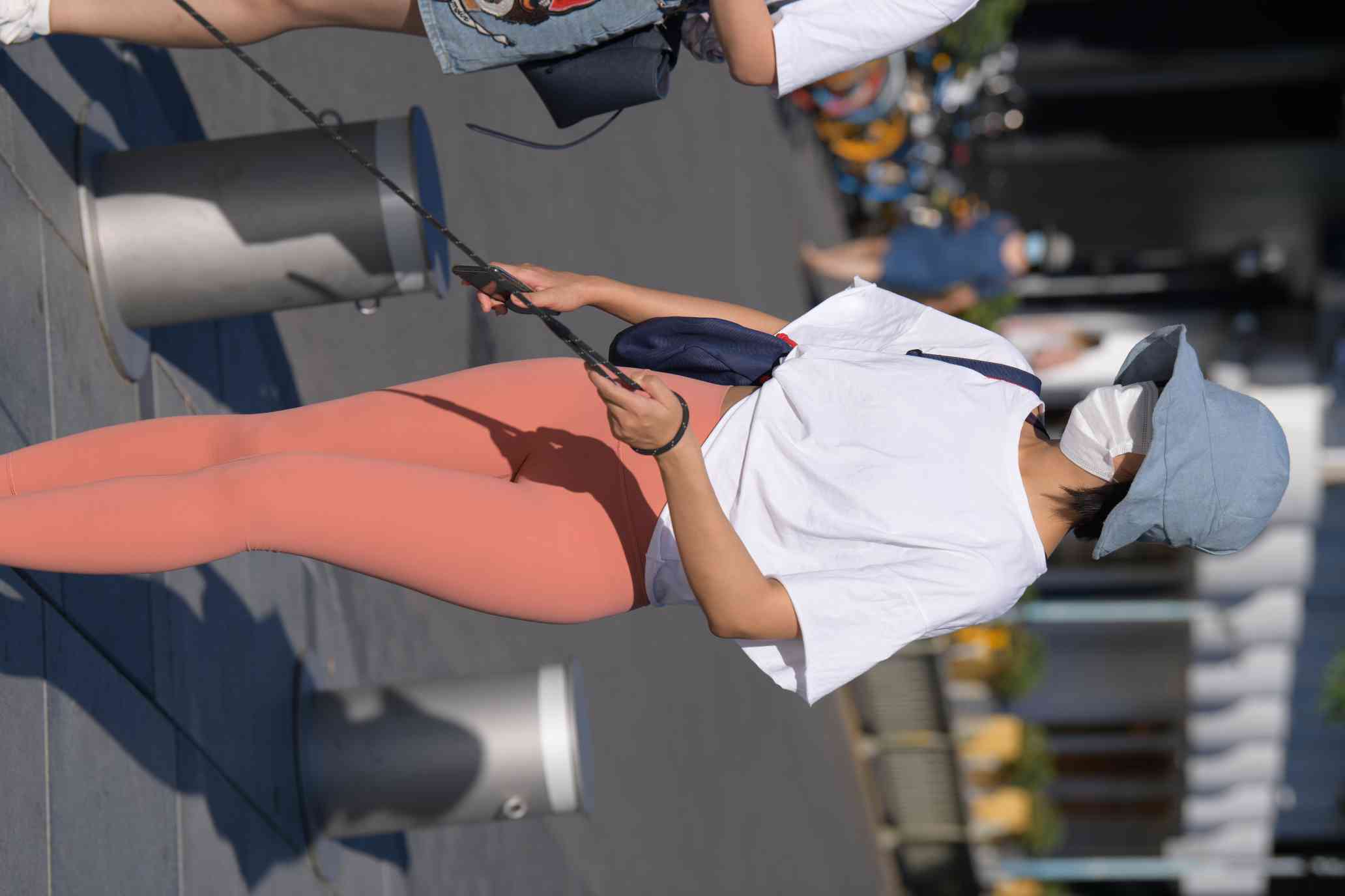 图片[3]-【免费】遛狗的瑜伽裤女人【60P】04031-达塔图库