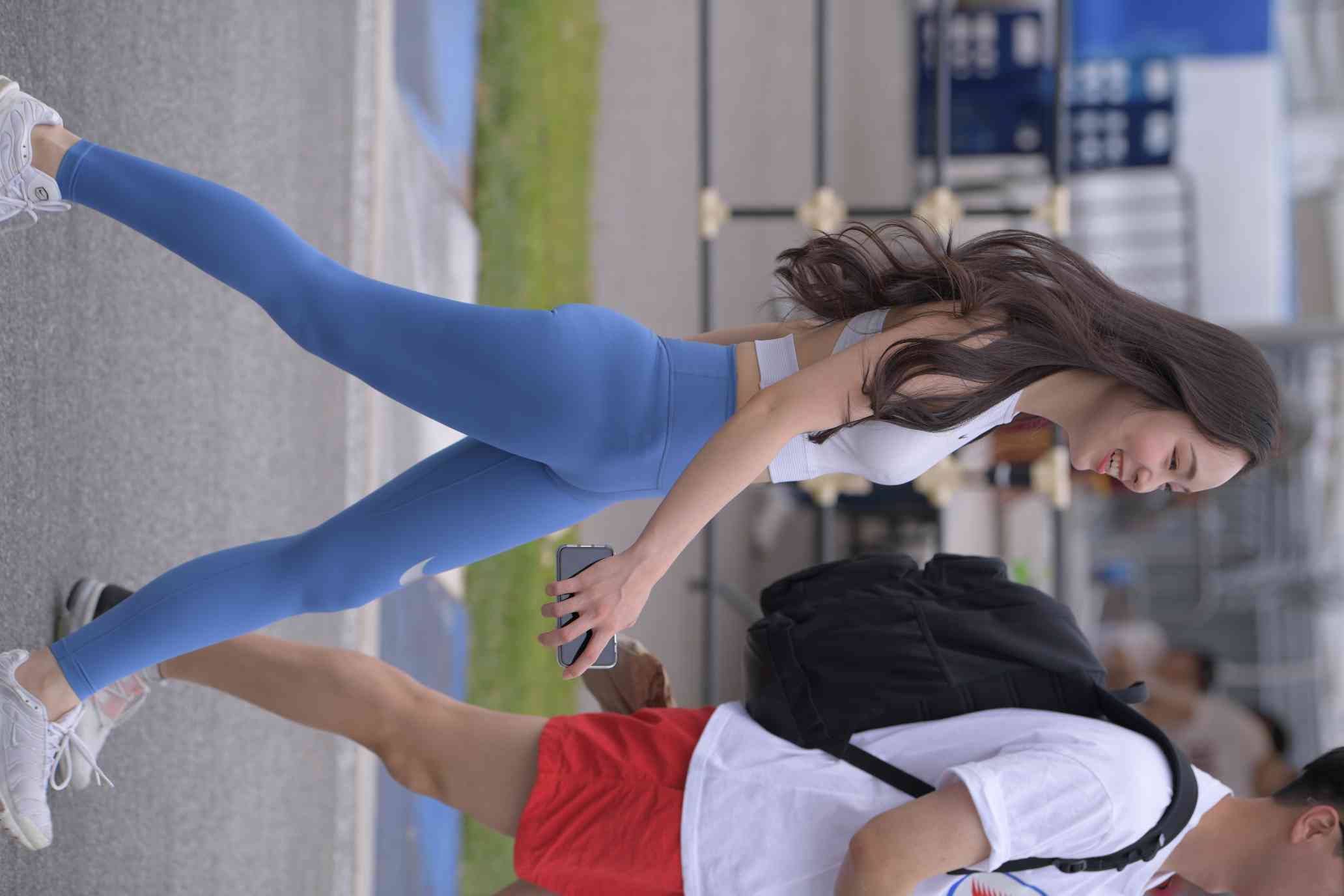 图片[4]-陪男朋友逛街的瑜伽裤女孩【74P】04034-达塔图库