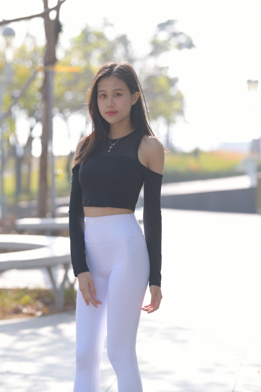 图片[1]-穿紧身白裤的端庄女孩 J1436 674P1V-22.2GB-达塔图库