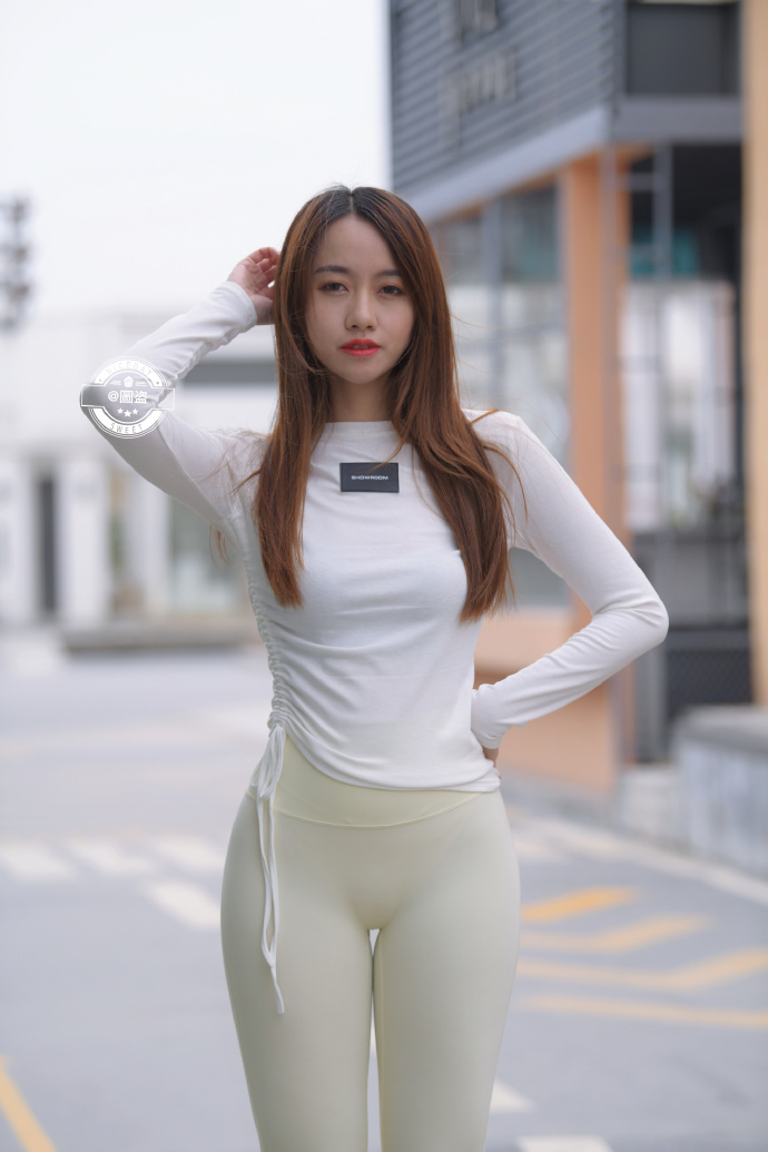 图片[1]-漂亮的白色瑜伽裤女孩 J1441 696P1V-21.4GB-达塔图库