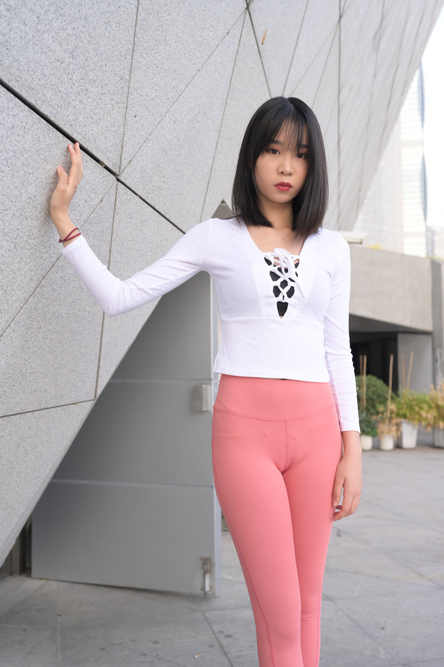 图片[3]-粉色瑜伽裤年轻女孩 J1311 417P17V-14.9GB-达塔图库