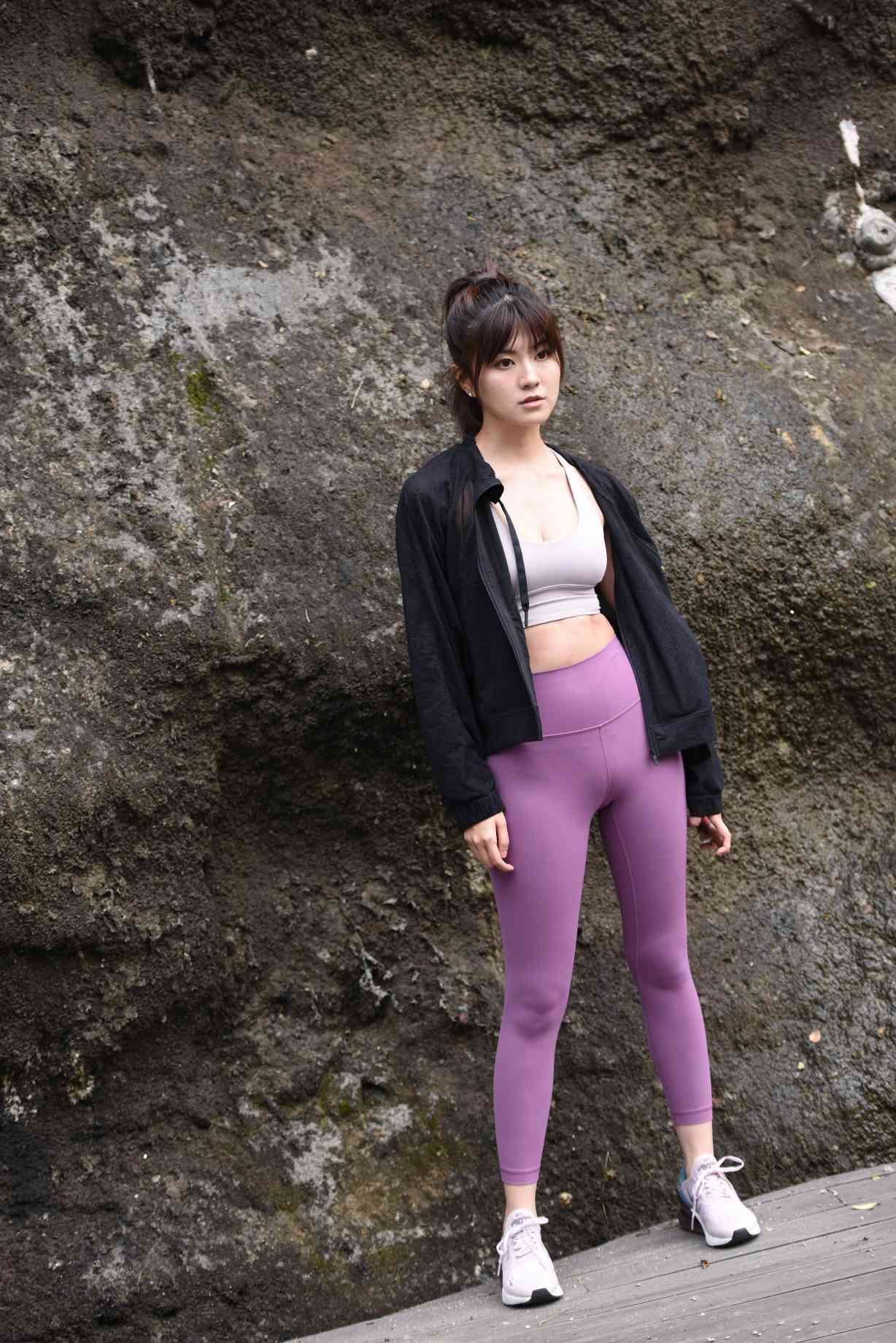 图片[3]-香芋色瑜伽裤高马尾女孩【111P】04039-达塔图库