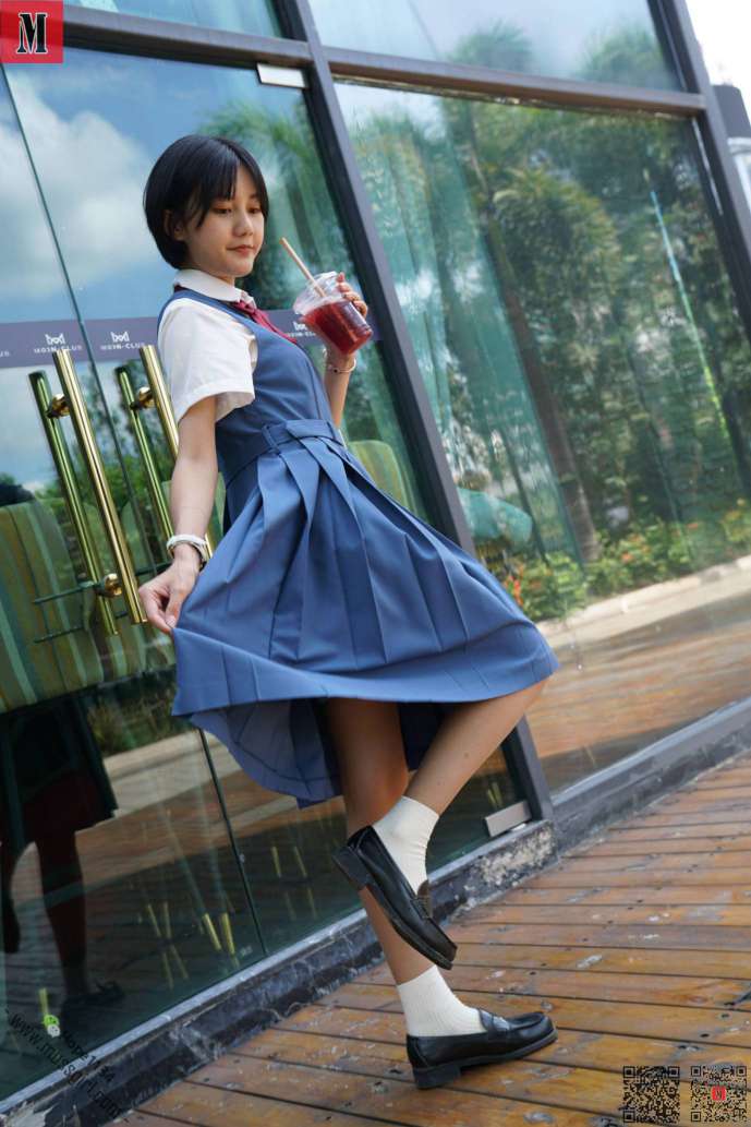 图片[4]-一副学生模样的短发姑娘【112P】20023-达塔图库