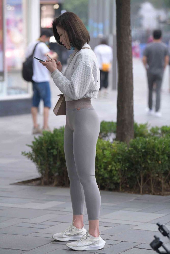 身材很好的短发瑜伽裤姑娘【157P】04015-达塔图库