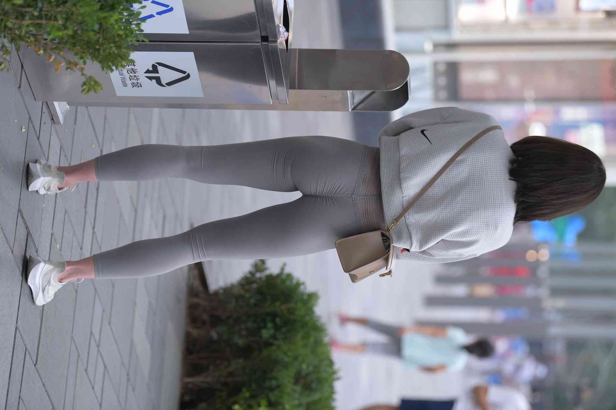 图片[4]-身材很好的短发瑜伽裤姑娘【157P】04015-达塔图库