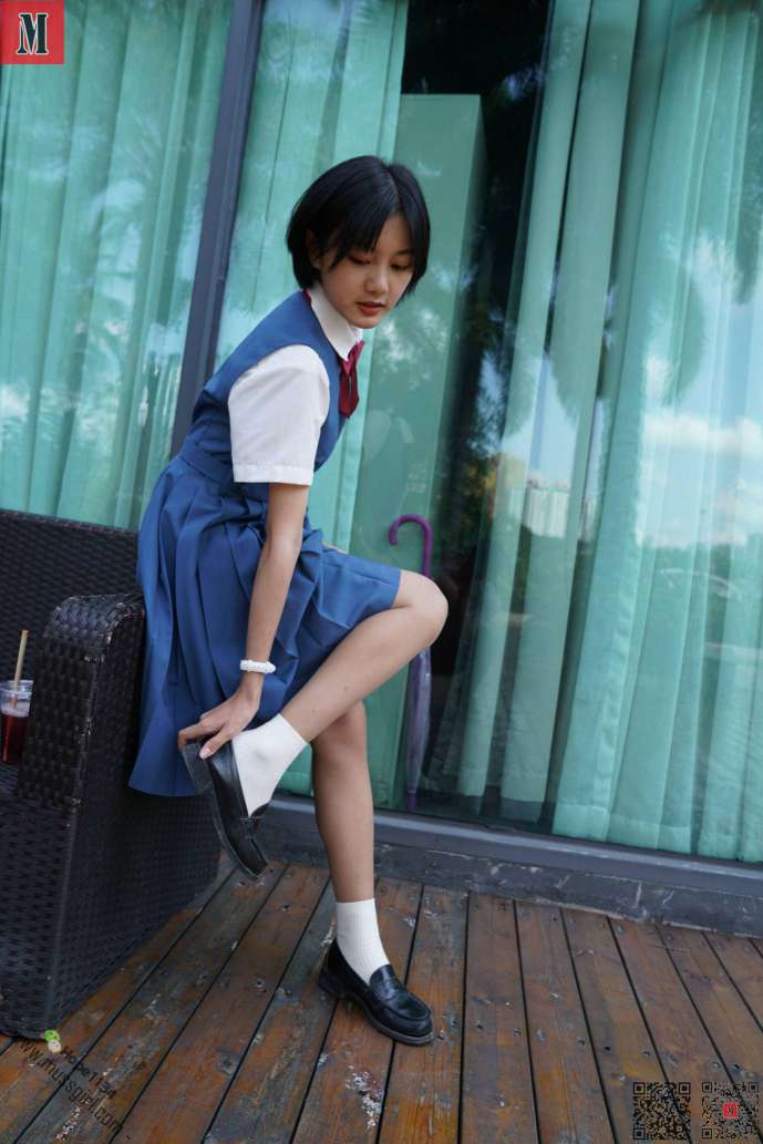 图片[6]-一副学生模样的短发姑娘【112P】20023-达塔图库
