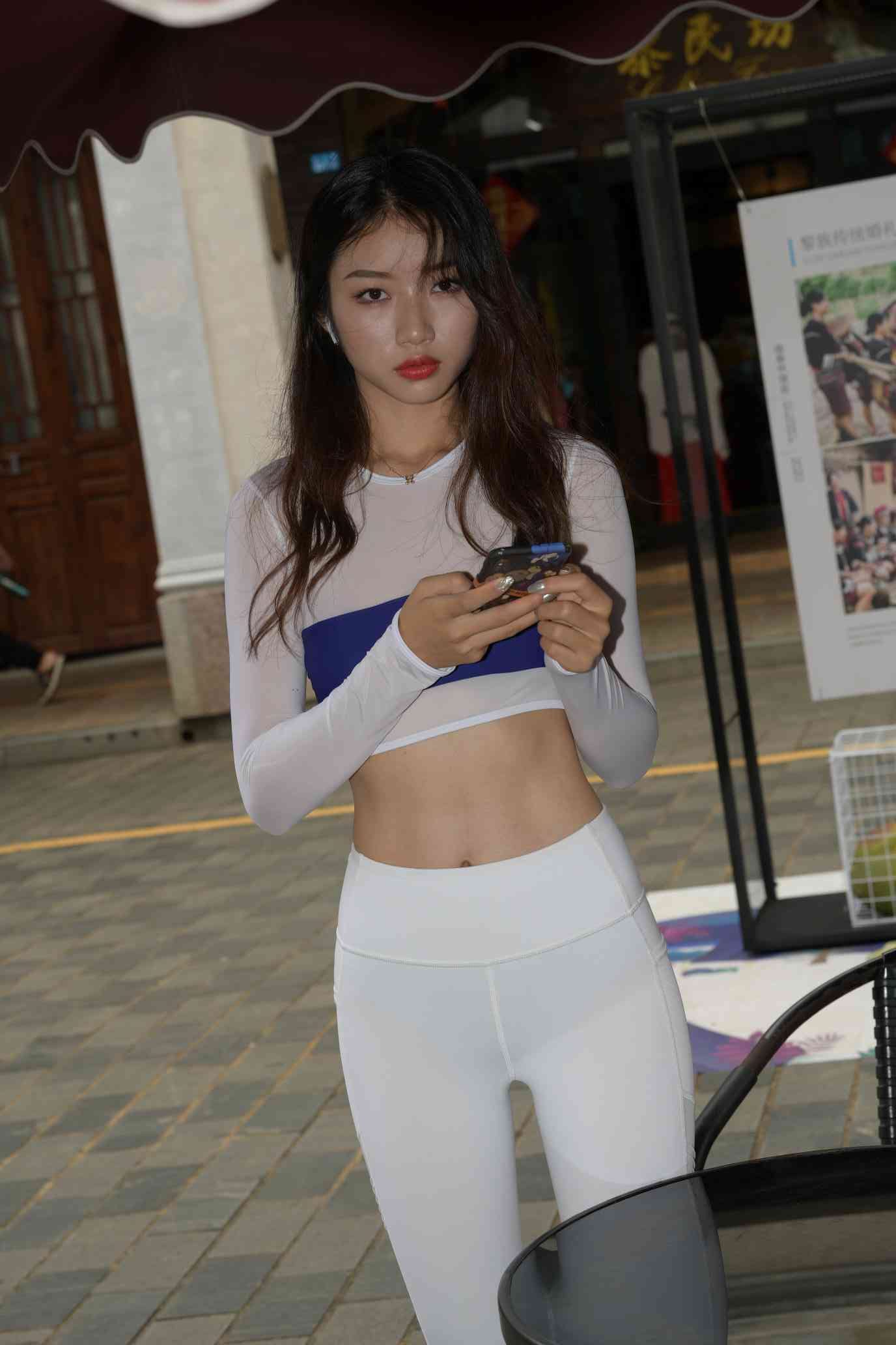 图片[3]-白色瑜伽裤好身材女孩【530P】04041-达塔图库