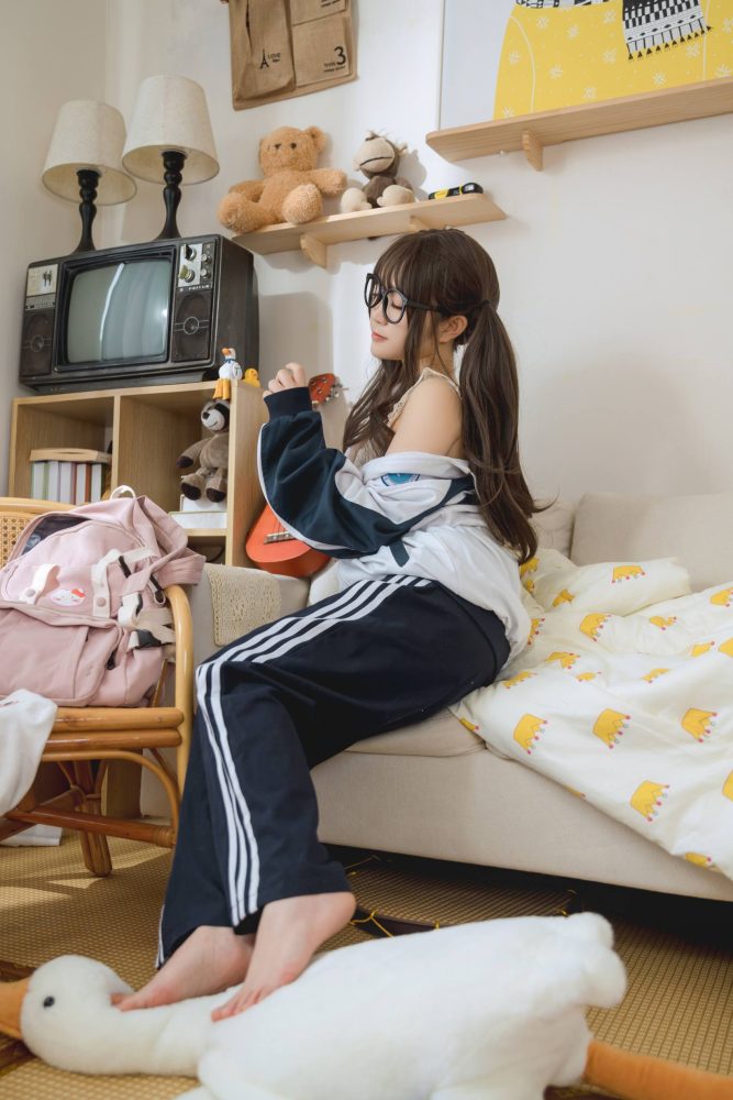 穿校服的双马尾女孩【64P】20010-达塔图库