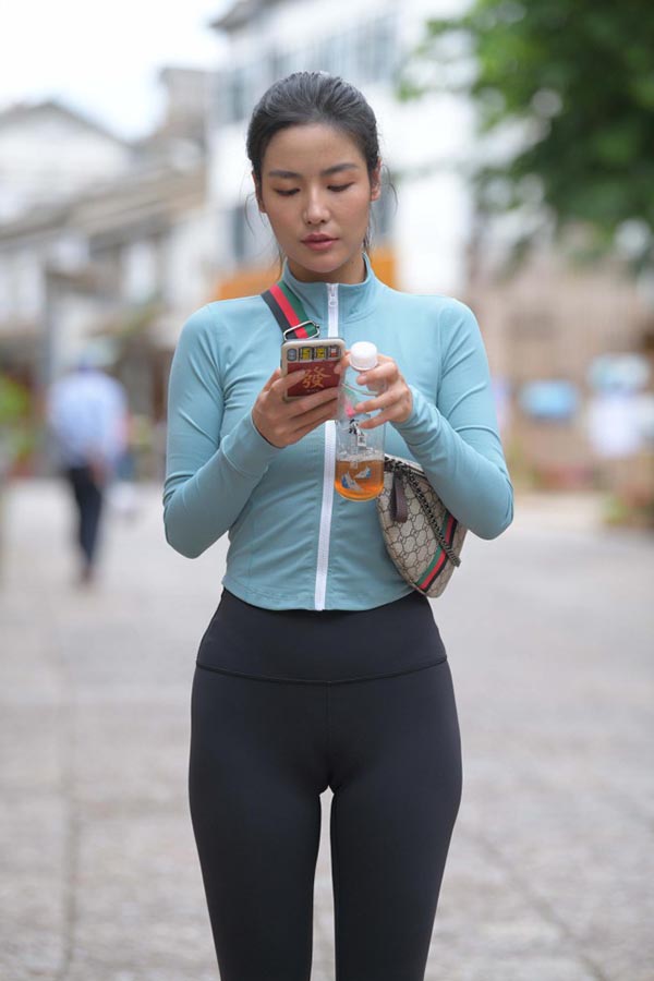 结束完了一天的瑜伽训练【254P】00011-达塔图库