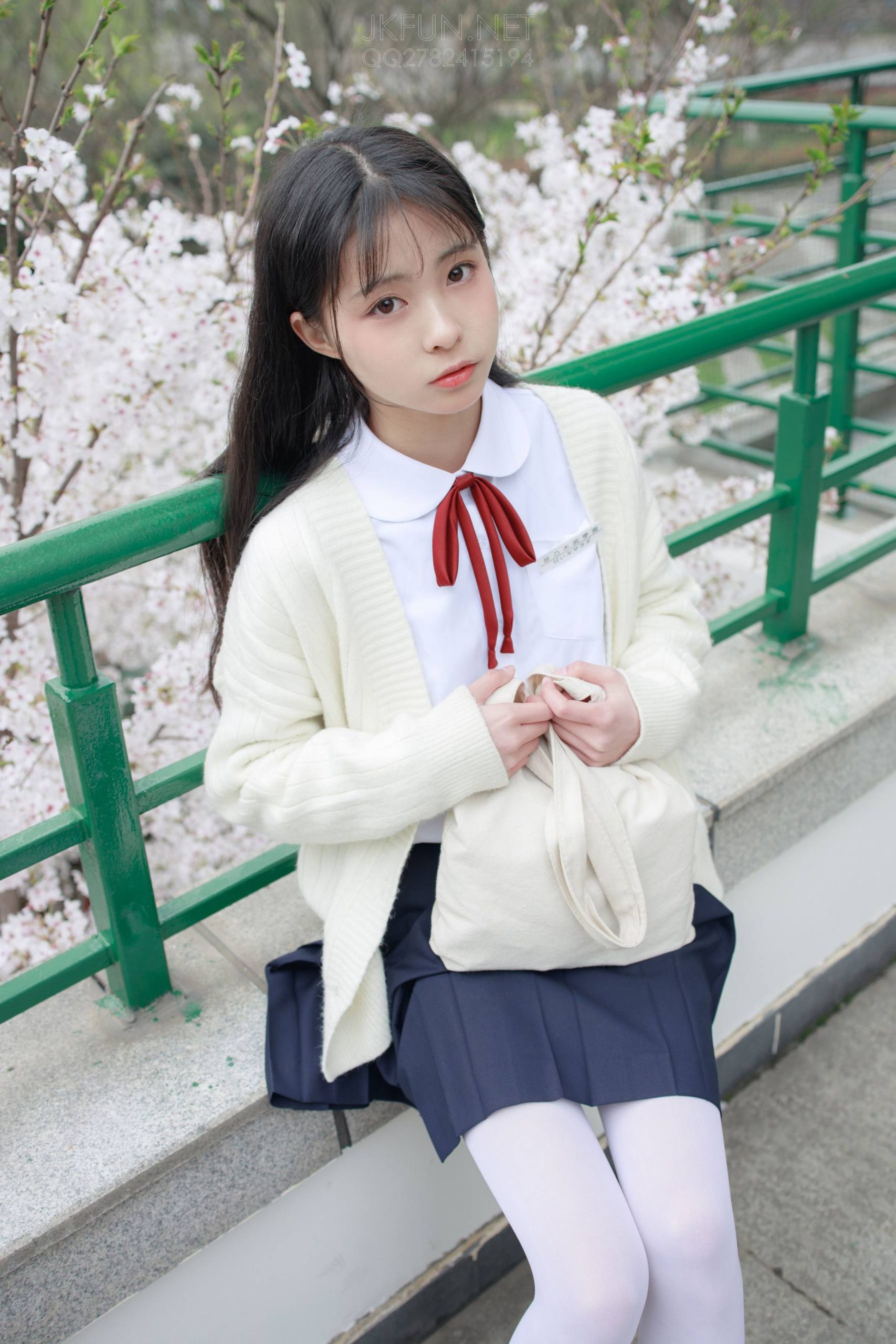 图片[1]-甜美可人的白丝姑娘【127P】20011-达塔图库