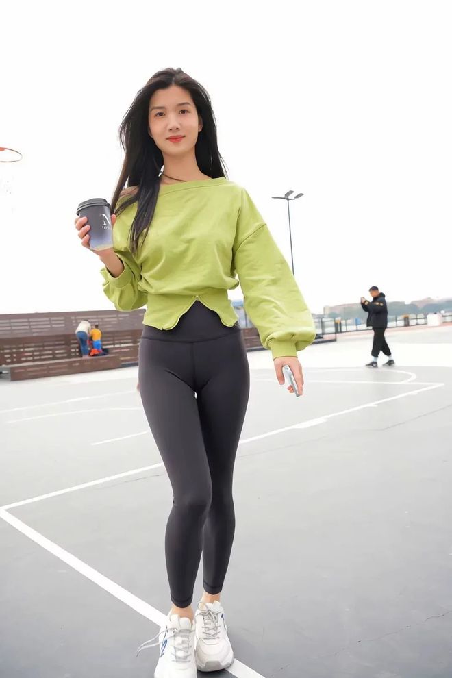 绿色瑜伽裤女孩很开心 J1519 1094P1V-27.6GB-达塔图库