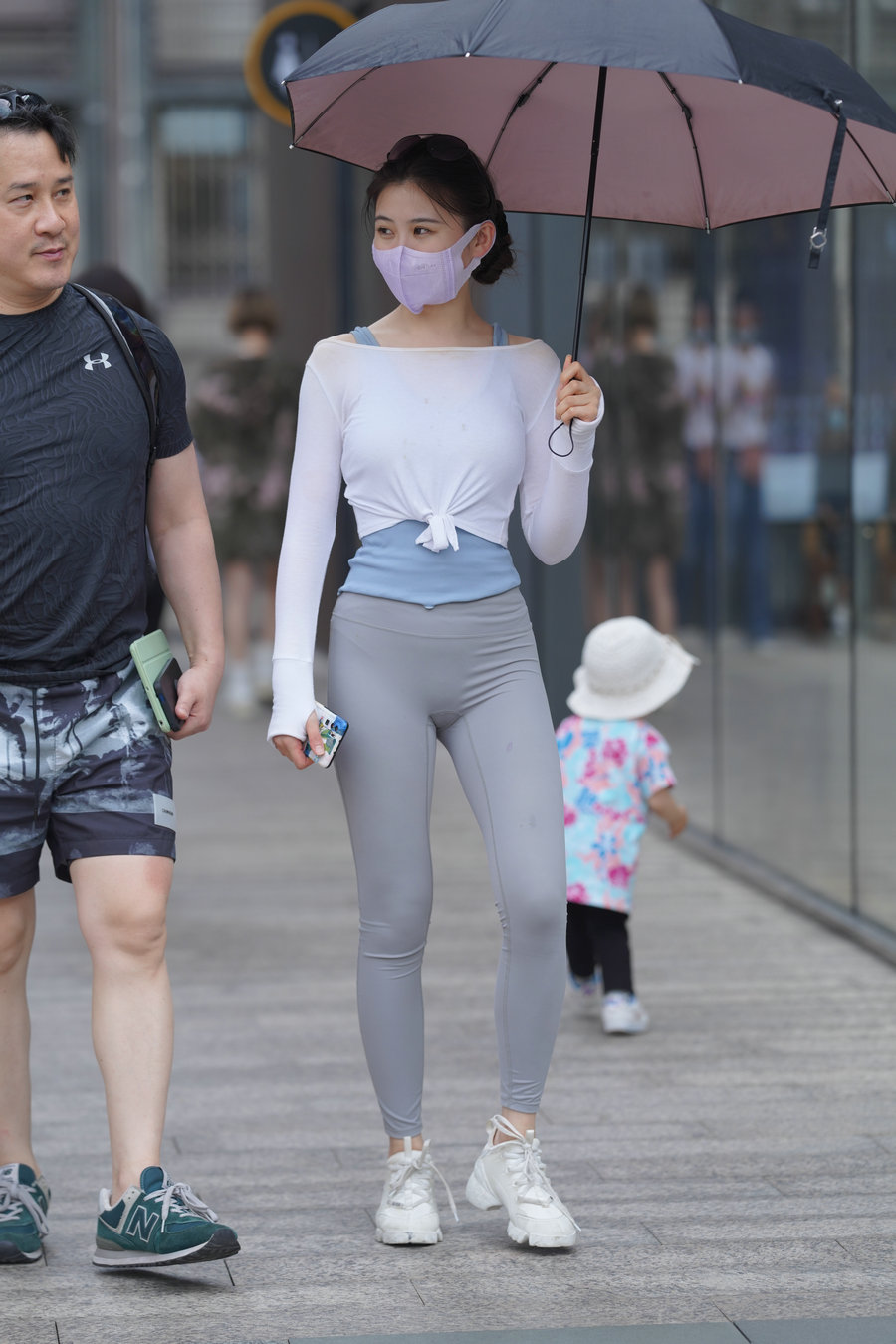 图片[1]-街拍逛街的瑜伽裤小女人  J2874 36P-469MB-达塔图库