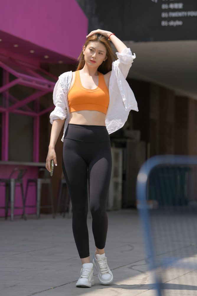 自信的瑜伽裤女孩J3670 712P-14.9GB-达塔图库