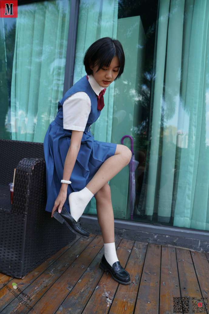 图片[3]-一副学生模样的短发姑娘【112P】20023-达塔图库