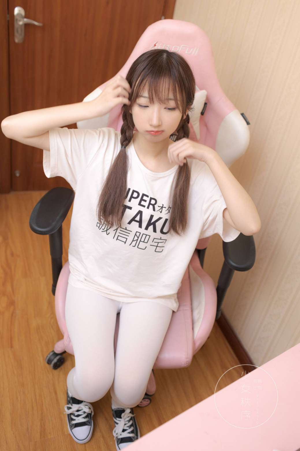 图片[2]-喜欢玩电竞的双马尾粉红女孩【65P】20026-达塔图库