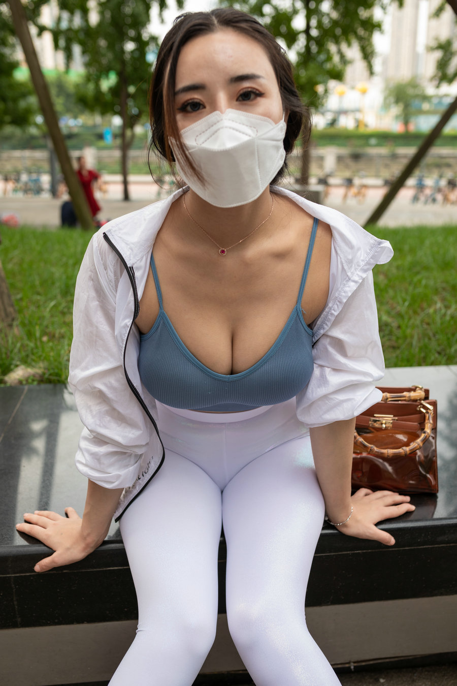 图片[1]-白色瑜伽裤女孩很漂亮 J1518 856P4V-30.0GB-达塔图库