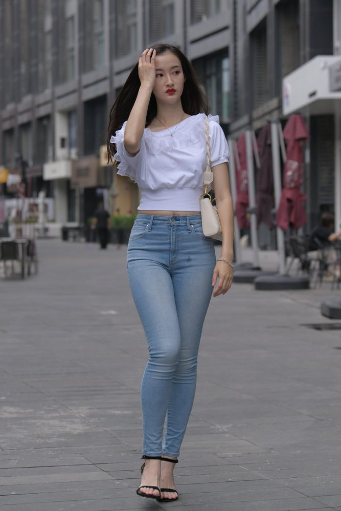 图片[1]-紧身牛仔裤女孩J2177 370P2V-19.4GB-达塔图库