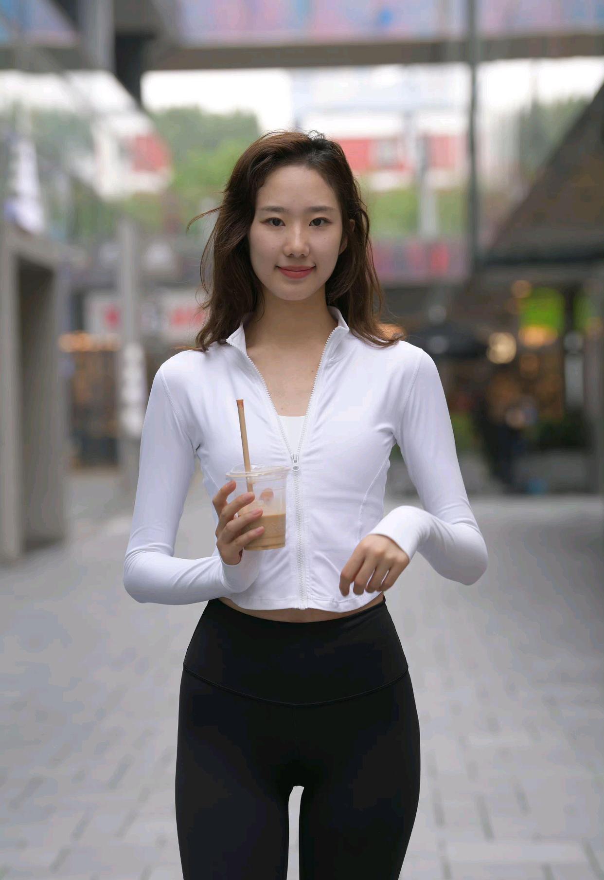 图片[2]-像刘亦菲的黑色瑜伽裤女孩J2237 340P1V-14.8GB-达塔图库