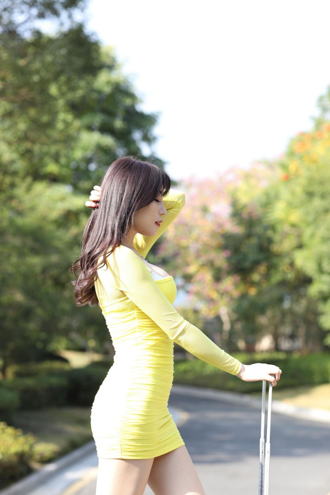 图片[6]-穿紧身裙的美丽姑娘要出去旅行了【419P】00046-达塔图库