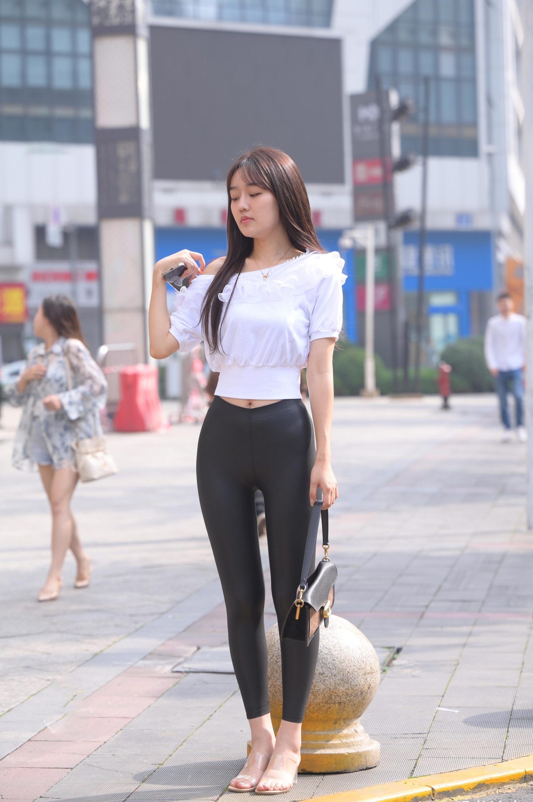 图片[4]-笑容非常甜美且治愈的皮裤女孩 J1945 751P1V-22.1GB-达塔图库