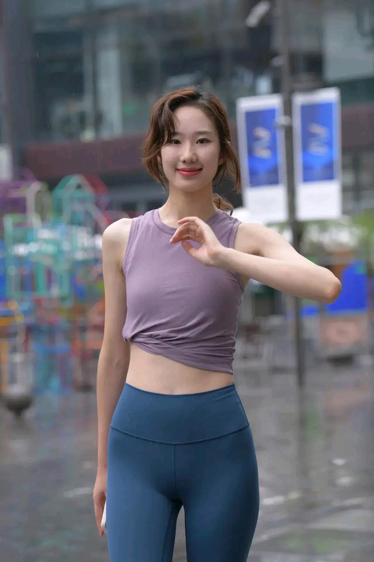 图片[2]-像刘亦菲的蓝色瑜伽裤姑娘J2234 552P1V-20.5GB-达塔图库