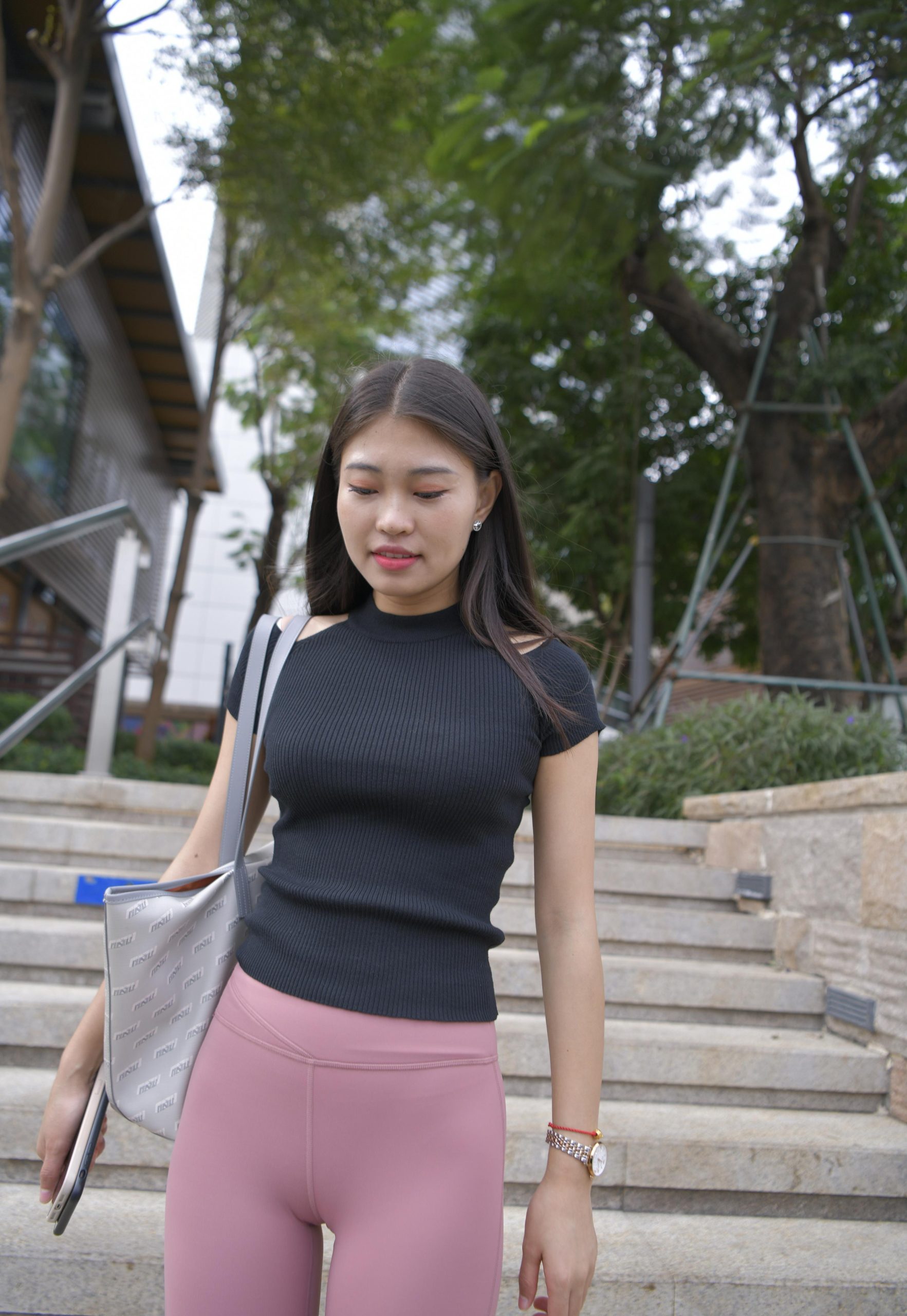 图片[2]-走在街头的瑜伽裤小女人 J1530 213P1V-9.18GB-达塔图库