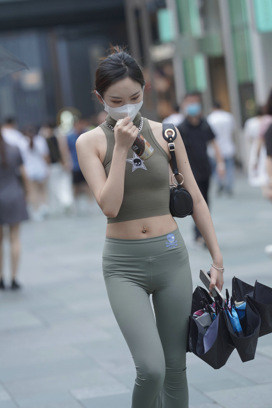 图片[1]-戴口罩的瑜伽裤小女人J3557 133P-1.43GB-达塔图库