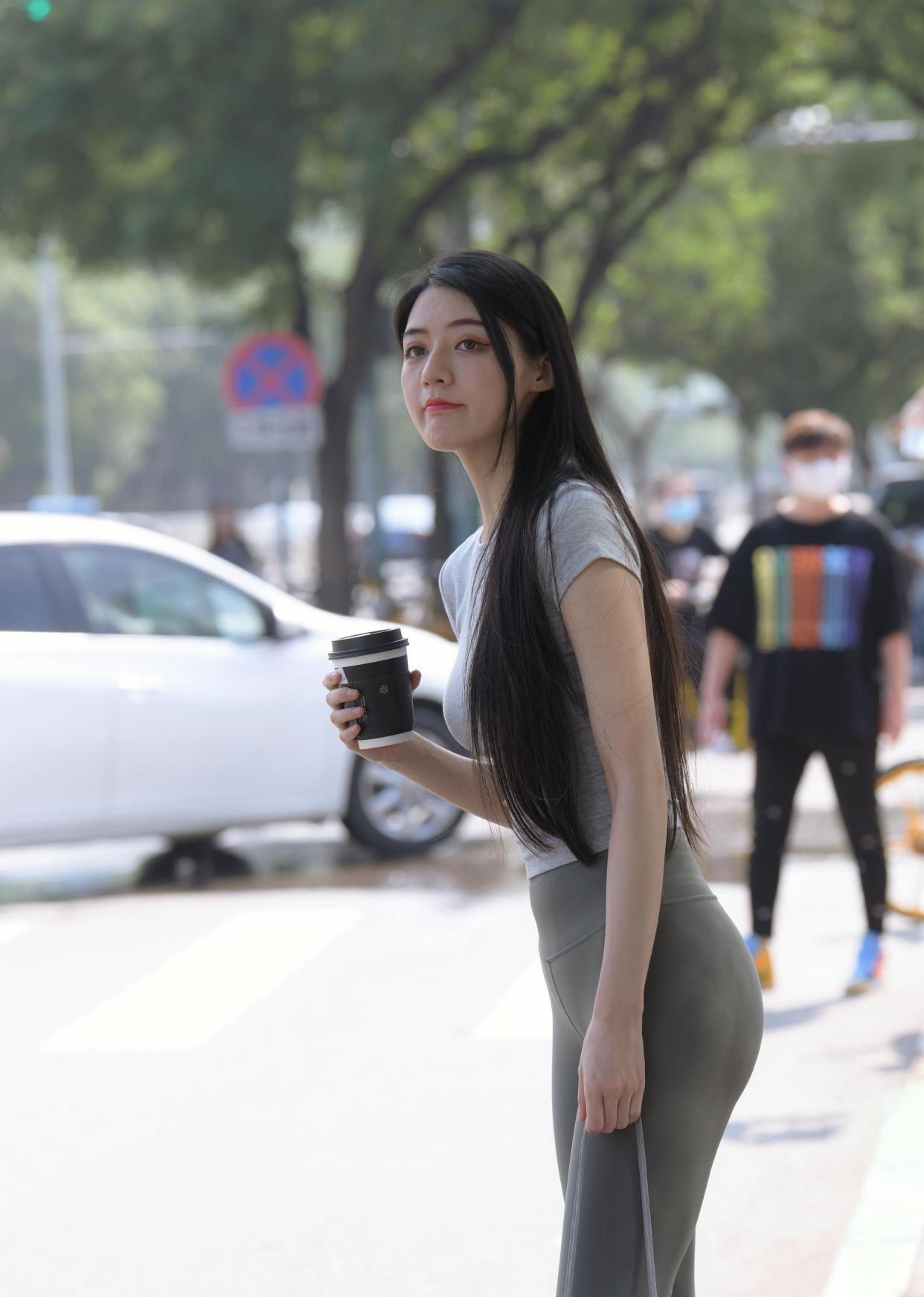 图片[3]-在外面逛街的瑜伽裤女孩J2240 449P1V-16.7GB-达塔图库