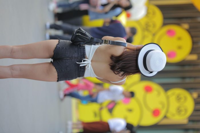 非常时尚阳光的牛仔热裤女孩【808P】00064-达塔图库