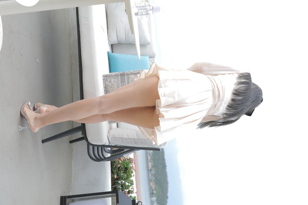 图片[3]-戴黑色蝴蝶结的长发女孩【369P】00027-达塔图库