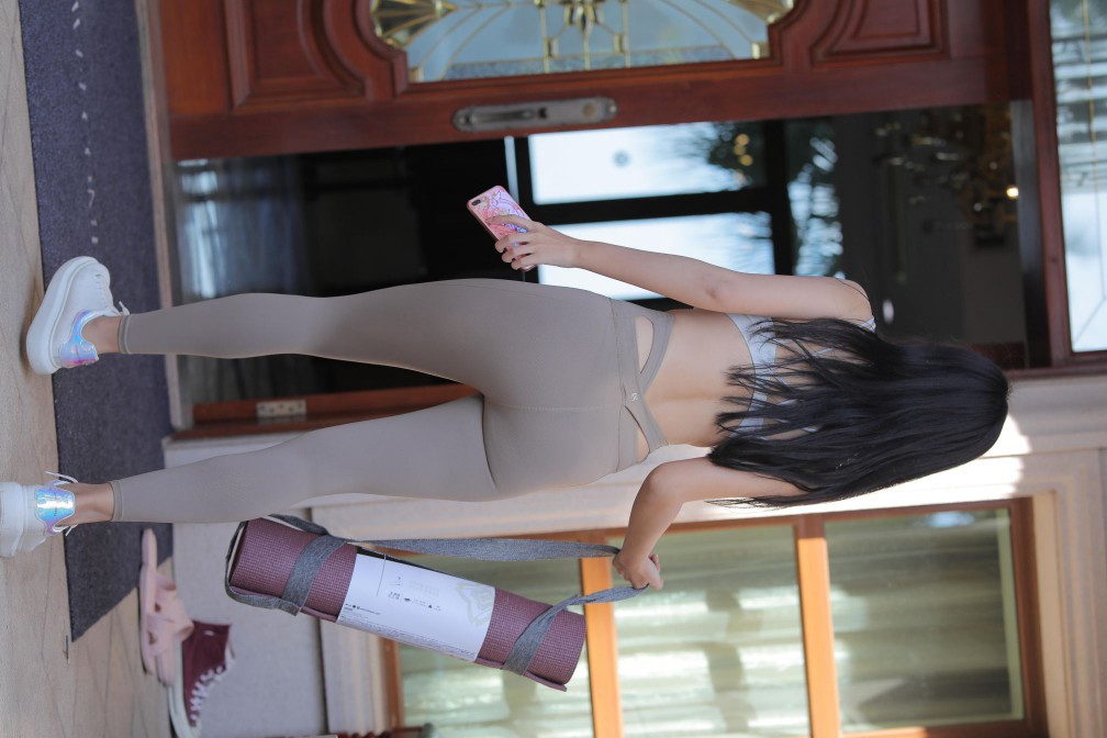 图片[5]-灰色瑜伽裤温柔的女孩【369P】00058-达塔图库