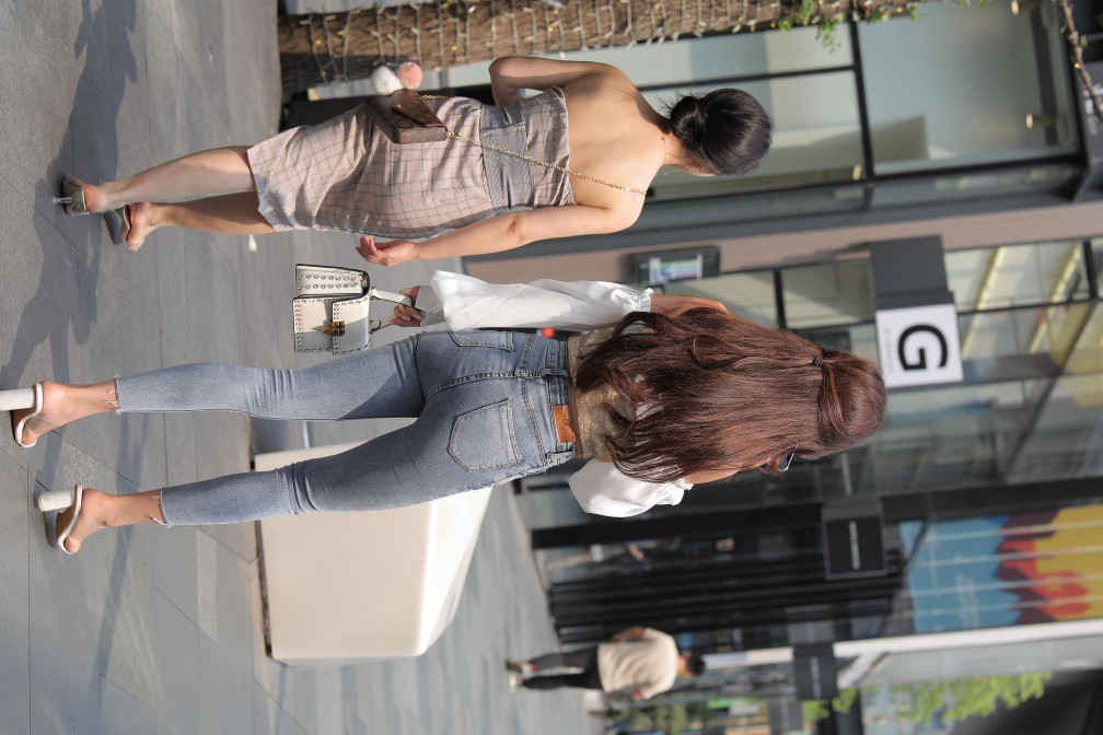 图片[2]-长相甜美的紧身牛仔裤姑娘【114P】00038-达塔图库