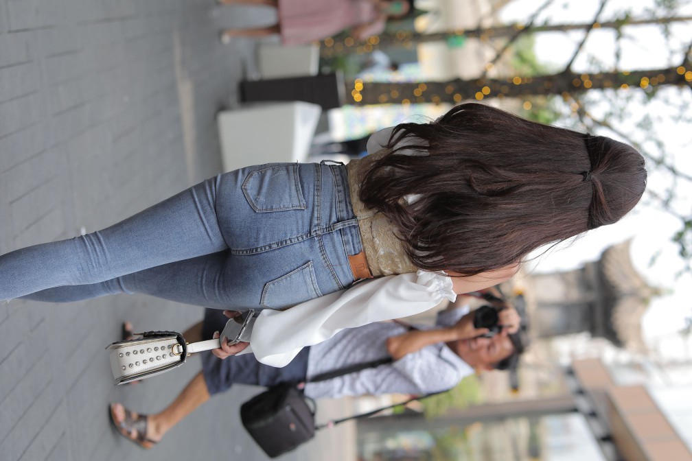 图片[4]-长相甜美的紧身牛仔裤姑娘【114P】00038-达塔图库