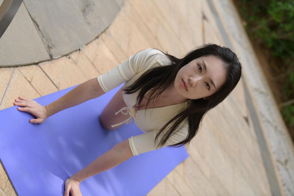 图片[3]-游泳池旁边的比基尼女生【327P】00042-达塔图库