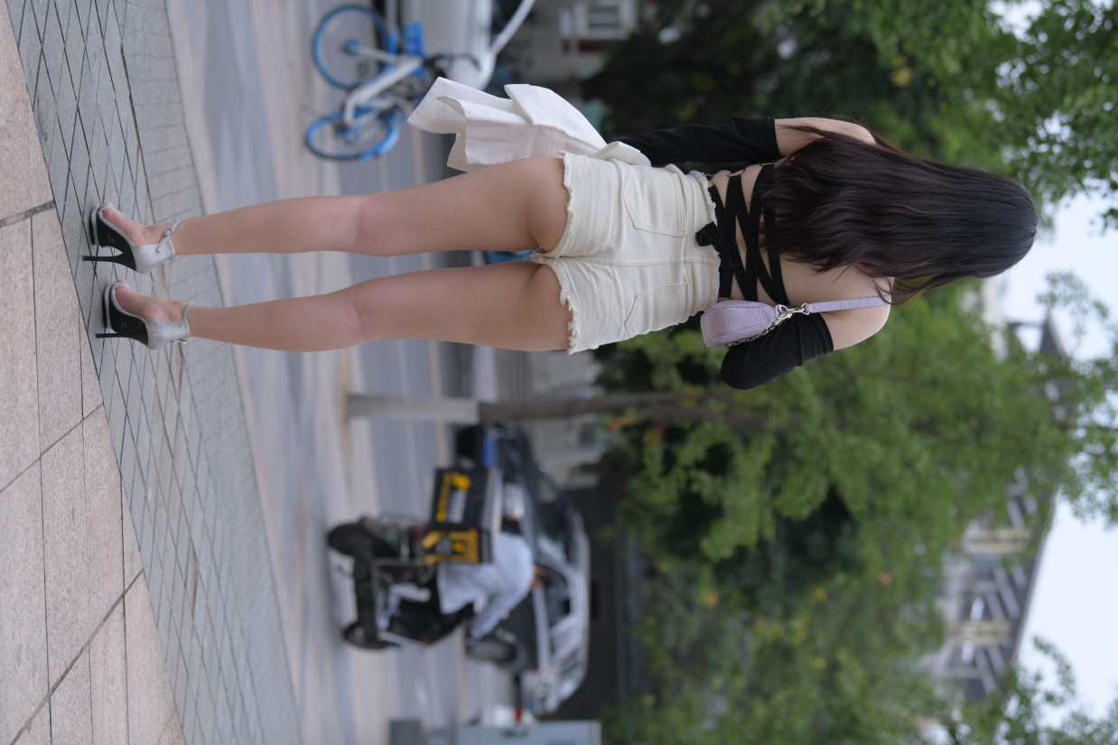 图片[5]-白色短裤的女生笑的很开心【177P】00035-达塔图库