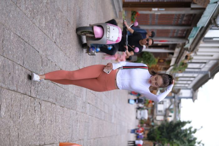 橙色瑜伽裤的高马尾姑娘【615P】00051-达塔图库