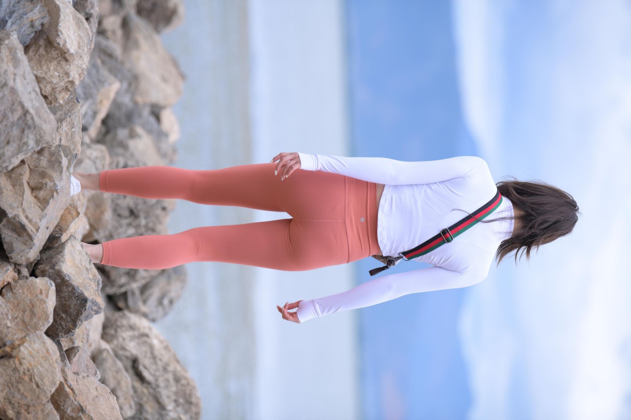 图片[6]-橙色瑜伽裤的高马尾姑娘【615P】00051-达塔图库