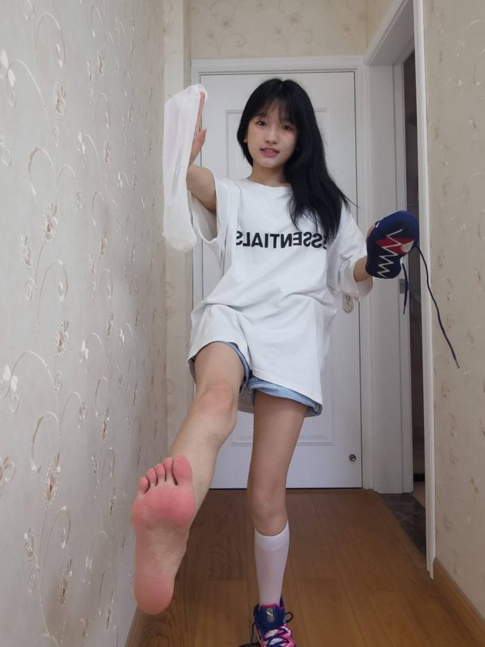 调皮的白袜女孩【149P】20017-达塔图库