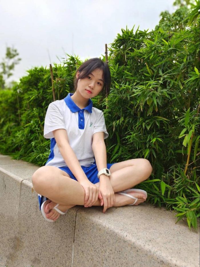 穿校服非常清纯的小姑娘【49P】20003-达塔图库