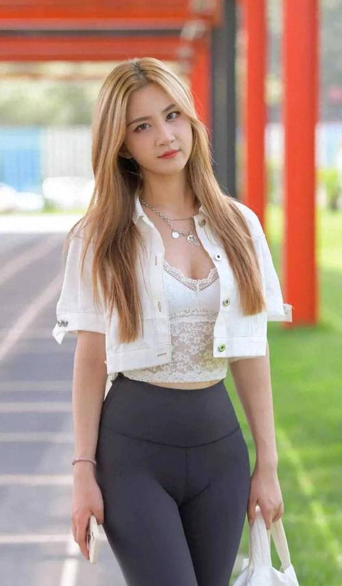 图片[3]-眼神里都是温柔的瑜伽裤女孩J2811 601P-13.3GB-达塔图库