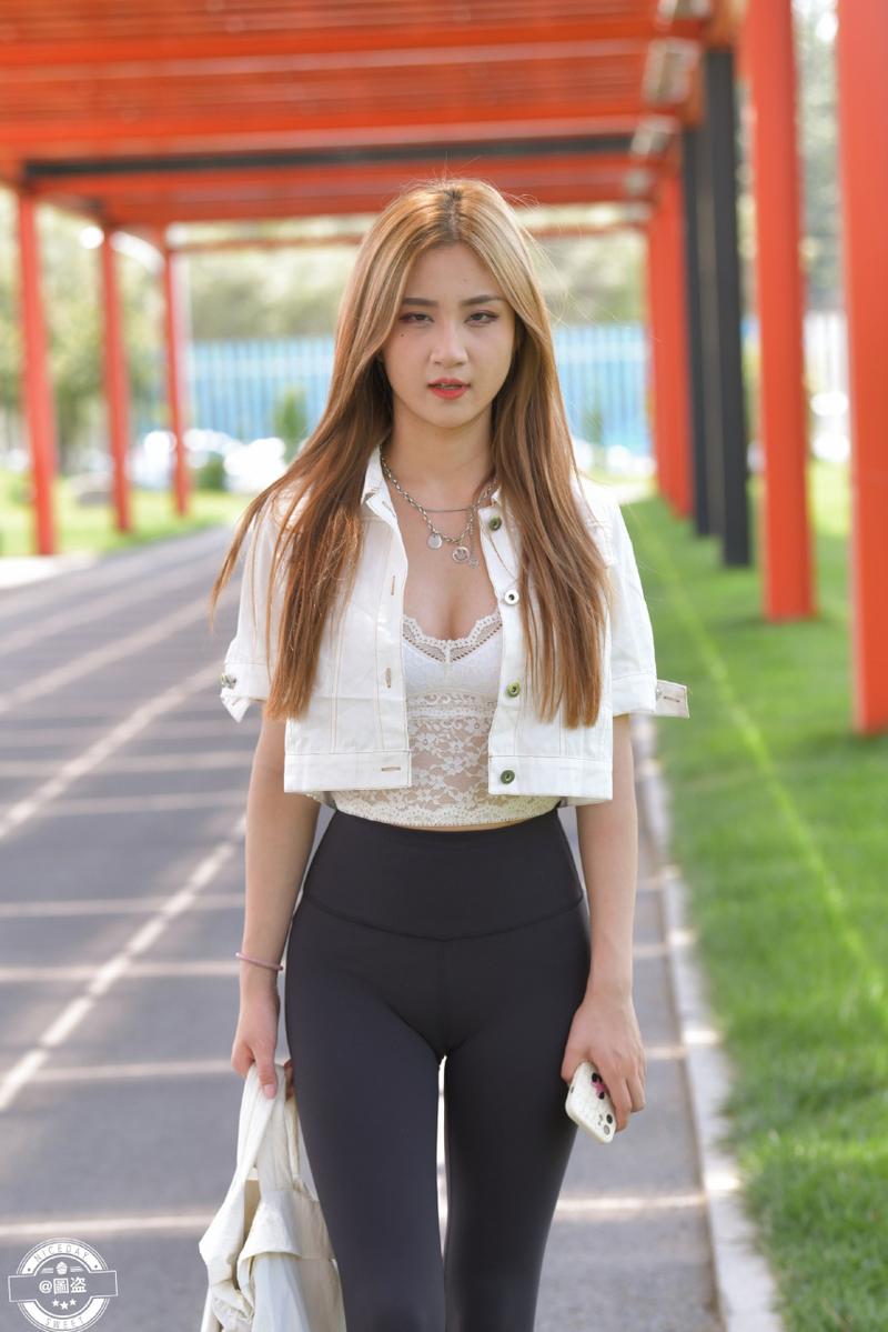 图片[1]-眼神里都是温柔的瑜伽裤女孩J2811 601P-13.3GB-达塔图库