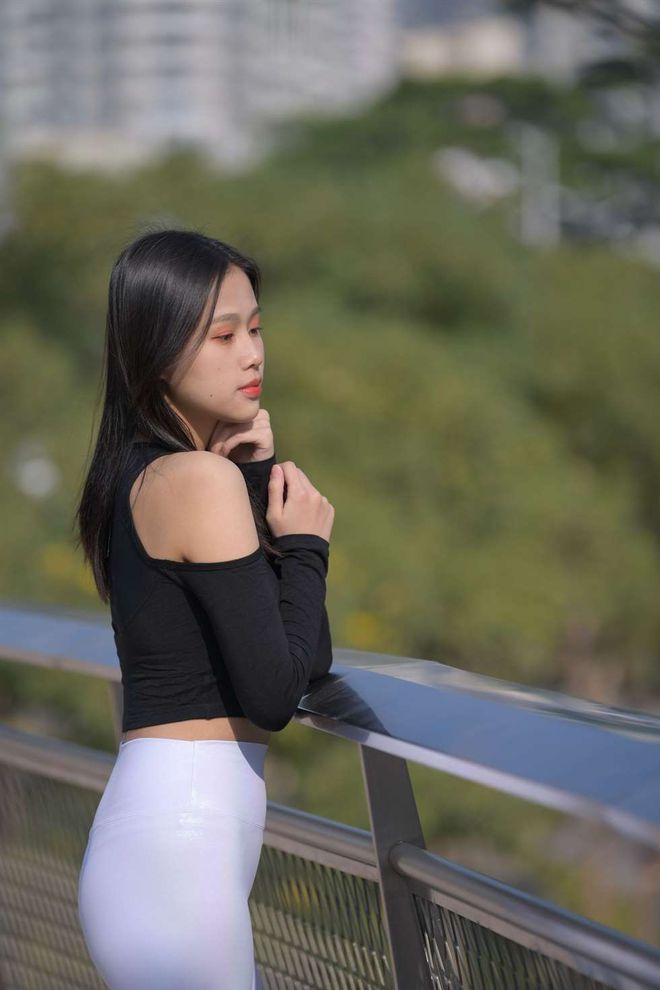 图片[4]-穿紧身白裤的端庄女孩 J1436 674P1V-22.2GB-达塔图库