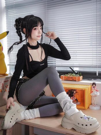 图片[9]-牛仔热裤+灰丝姑娘玩自拍-达塔图库