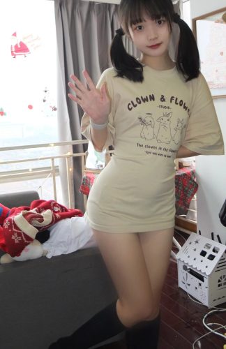 图片[9]-网格丝袜的清纯双马尾小姑娘-达塔图库