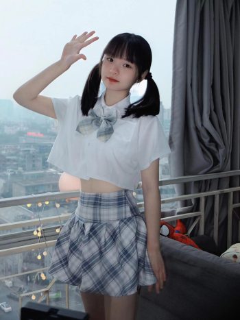 图片[6]-网格丝袜的清纯双马尾小姑娘-达塔图库